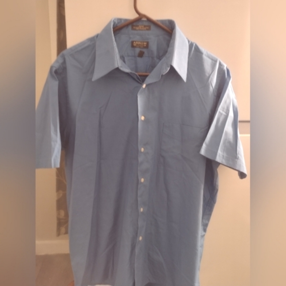 Arrow Blue Dress Shirt Classic Fit Size L.